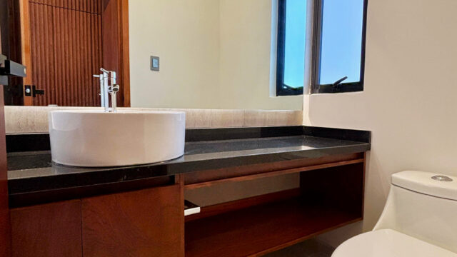6. Medio baño