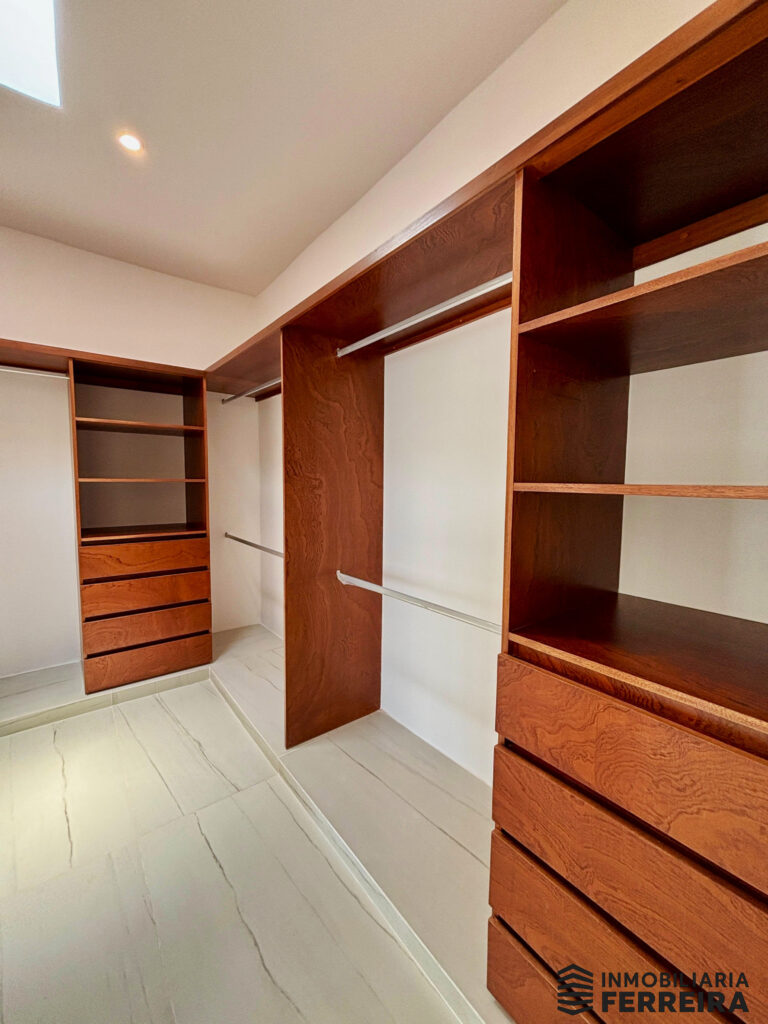 9.1 Vestidor